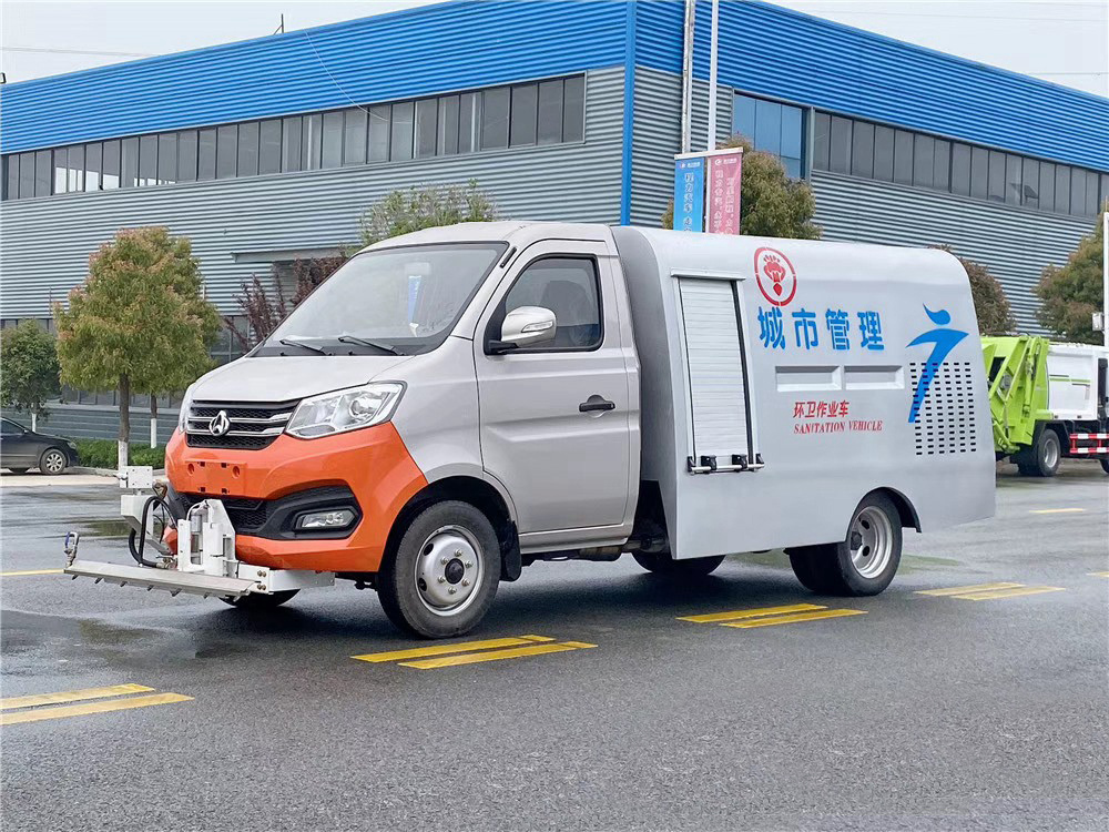 國六長安路面高壓清洗車圖片