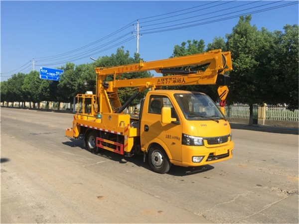 國(guó)六東風(fēng)途逸 13.5米折臂高空作業(yè)車