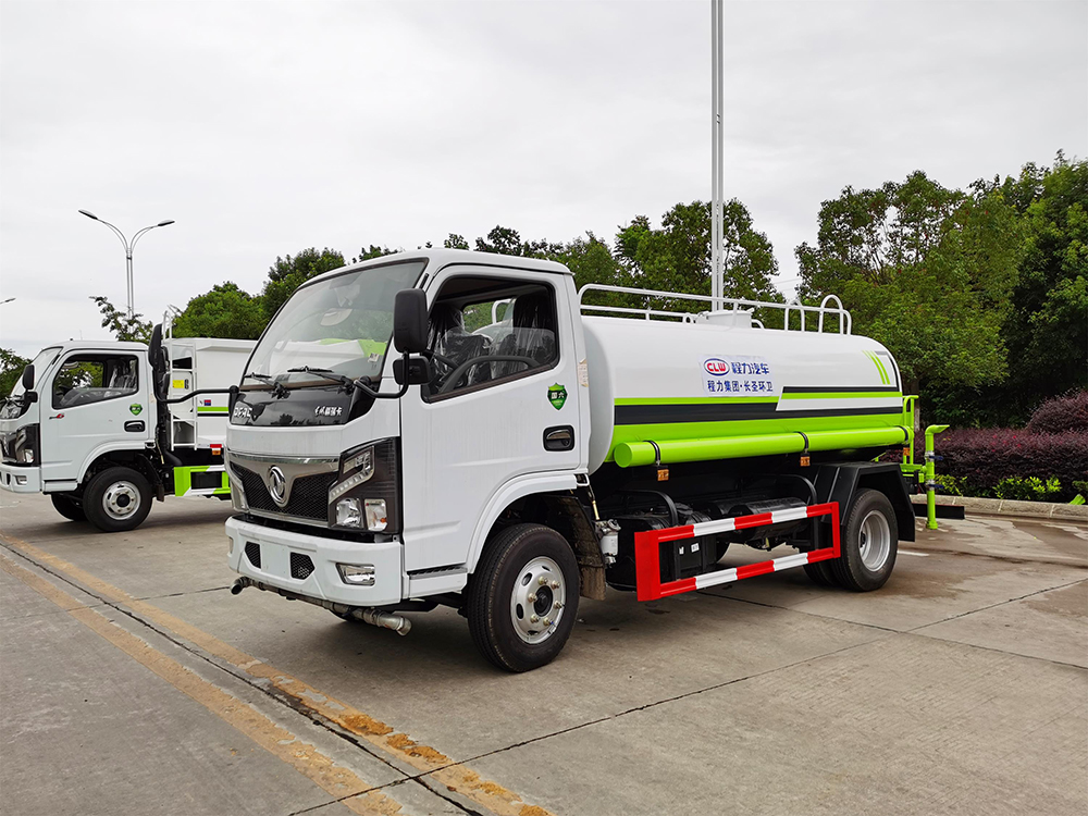 9.3方東風(fēng)福瑞卡灑水車